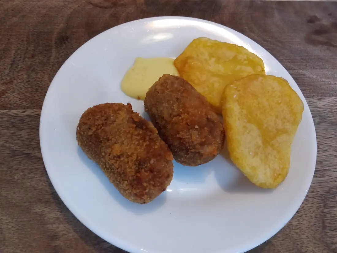 Croquetas de sobrassada y miel